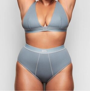 SKIMS NWT rib brief high waisted kyanite M
